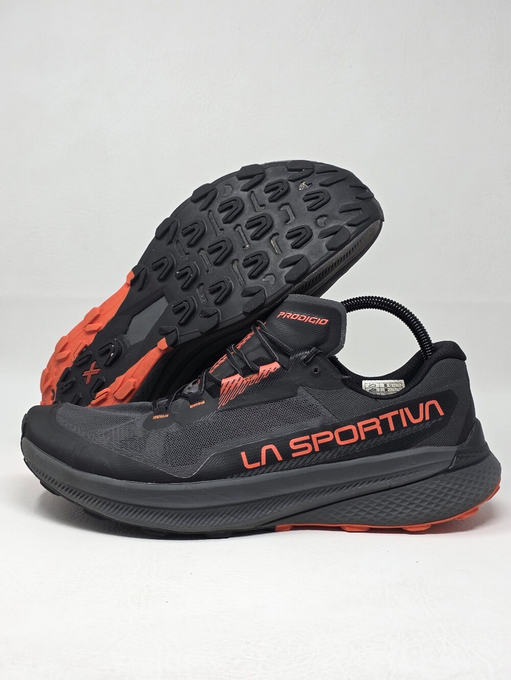 La Sportiva Prodigio Trail Running Shoe Men's Size US 12.5 Carbon/Cherry Tomato